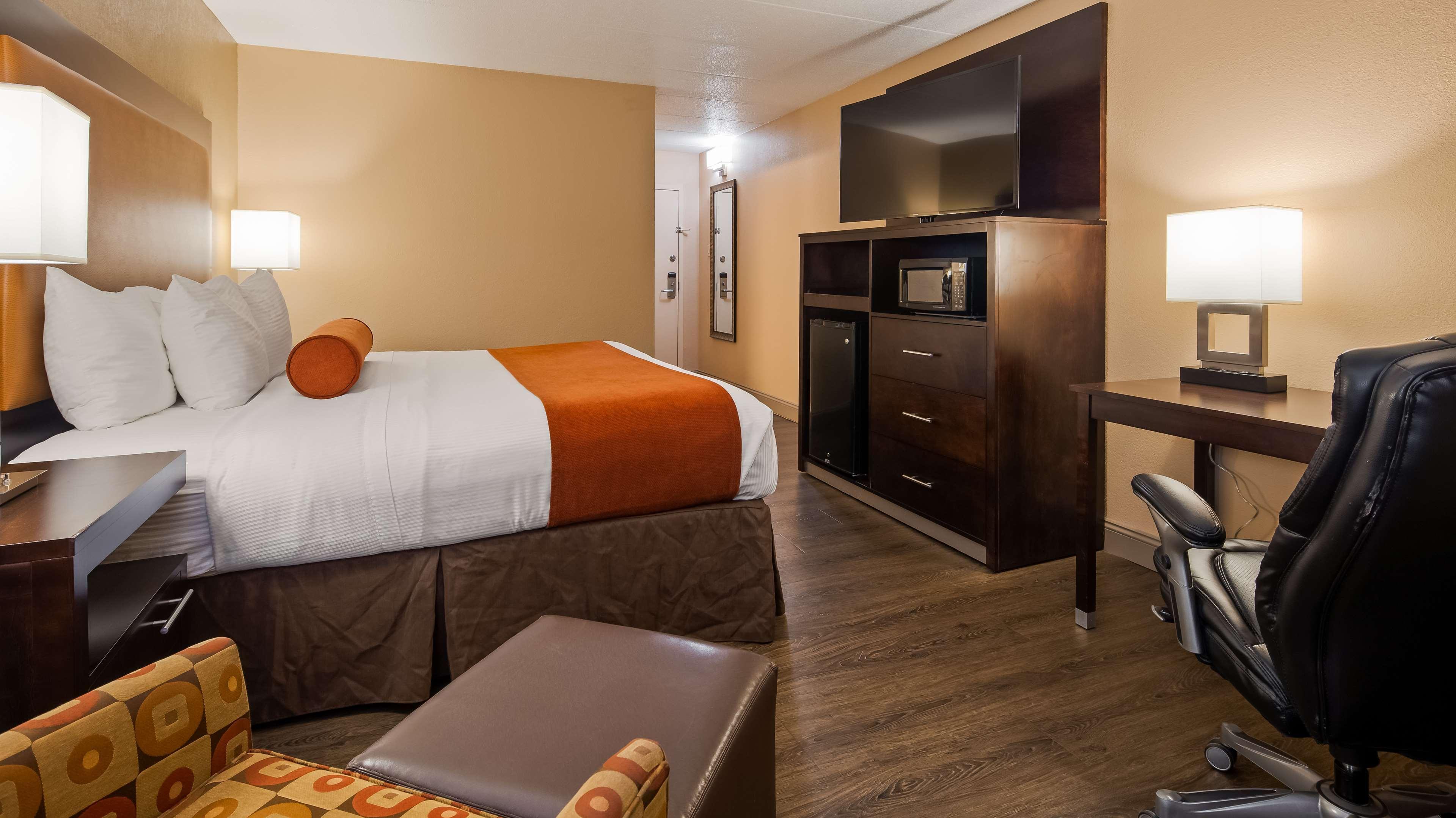 เบสท์ เวสเทิร์น ครอสโร้ด ออฟ เดอะ บลัฟส์ Hotel เคาน์เซิลบลัฟส์ ภายนอก รูปภาพ